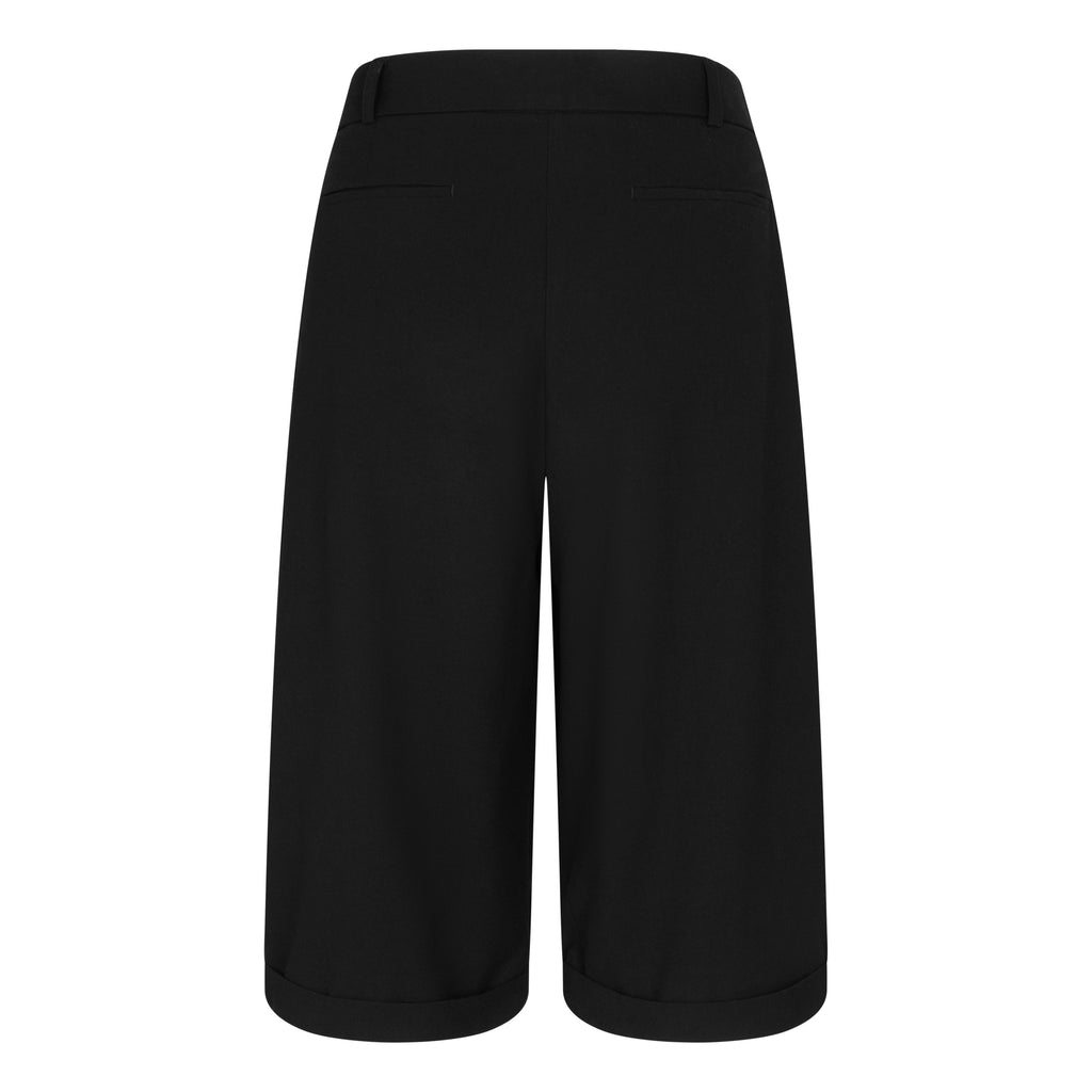 PLEATED BERMUDA